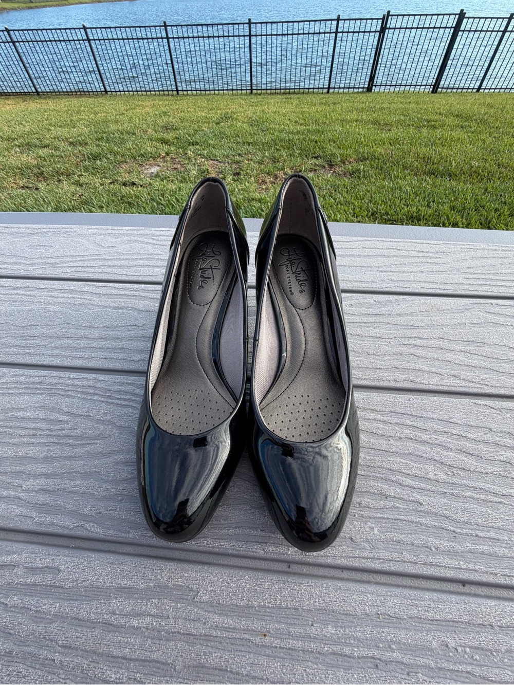 LIFE STRIDE LIVELY WOMEN'S BLACK PATENT ROUND-TOE HEELS - Picture 2 of 10